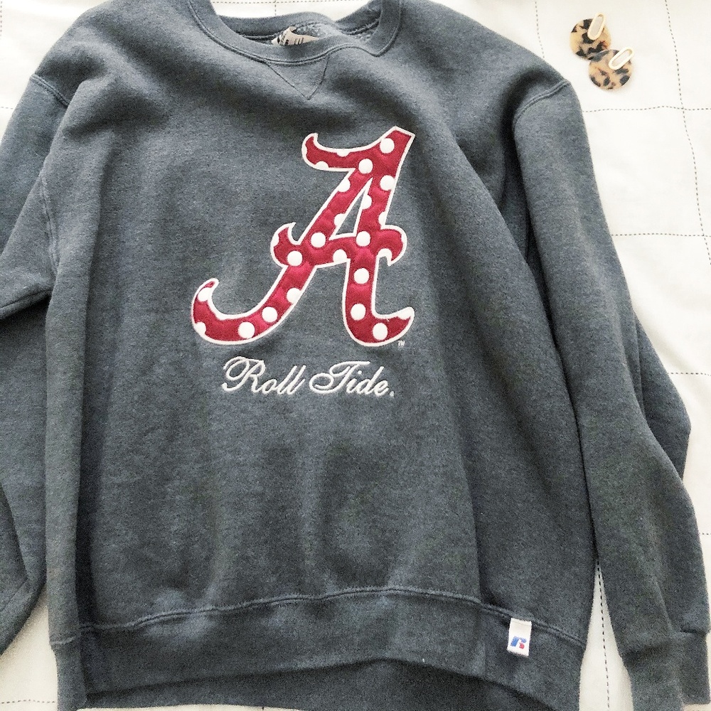 EUC embroidered Alabama pullover size M